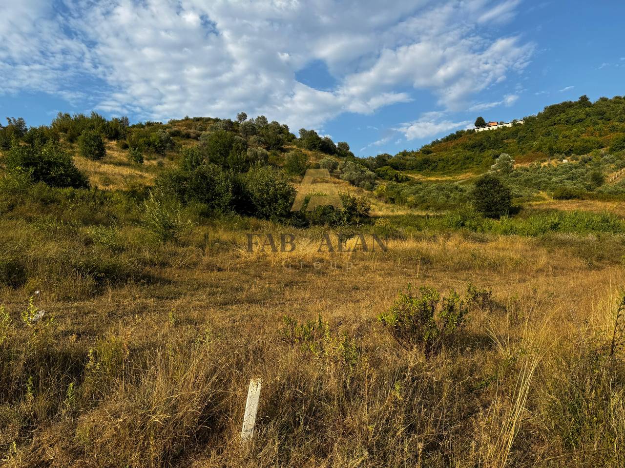 SOLO IL LAGO KASHARI 3000 M2 VICINO ALLA STRADA!