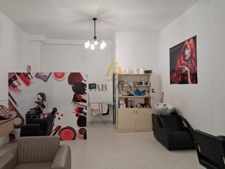 LOCALE COMMERCIALE IN VENDITA!