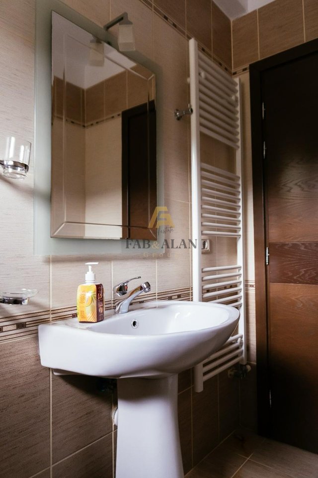HOTEL FOR SALE IN VOSKOPOJE AND KORCE!