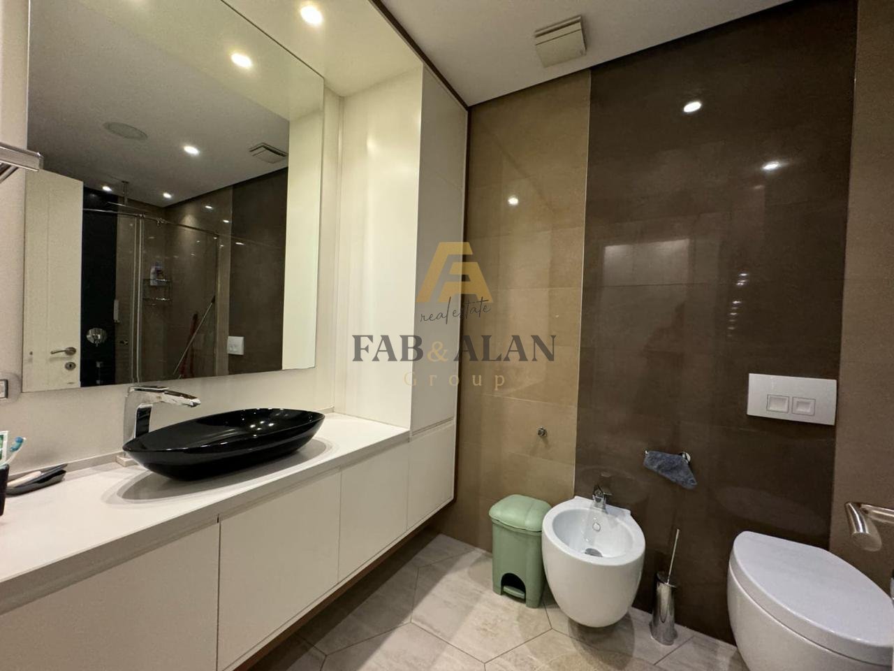 NE FRESK APARTAMENT LUKSOZ 3+1+2 PER SHITJE!