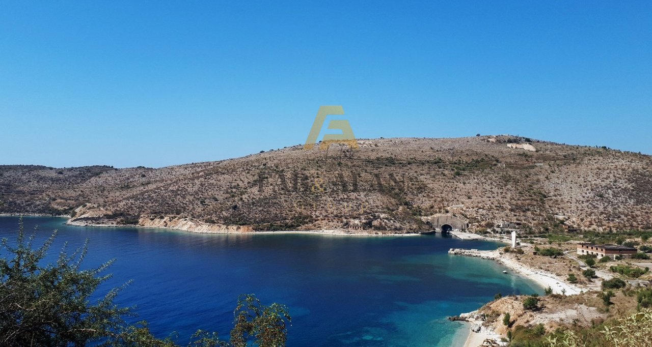 NE PORTO PALERMO 10.000 M2 DI TERRENO IN VENDITA!