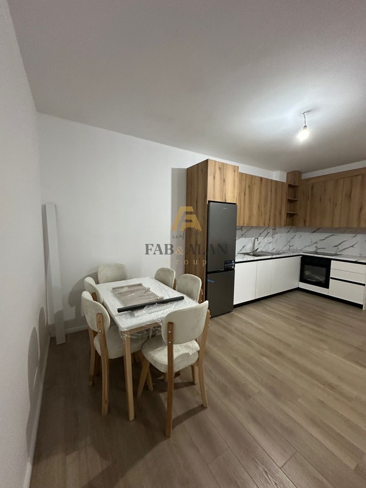 NE KAMEZ TEK RRUGA BERISHA APARTAMENT 2+1+2 PER QERA!