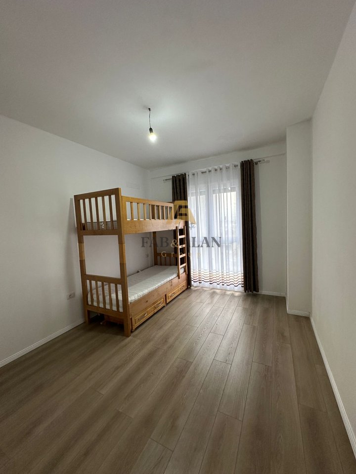 NE KAMEZ TEK RRUGA BERISHA APARTAMENT 2+1+2 PER QERA!