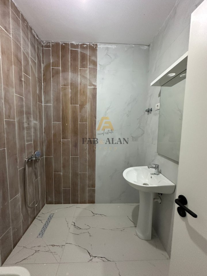 NE KAMEZ TEK RRUGA BERISHA APARTAMENT 2+1+2 PER QERA!