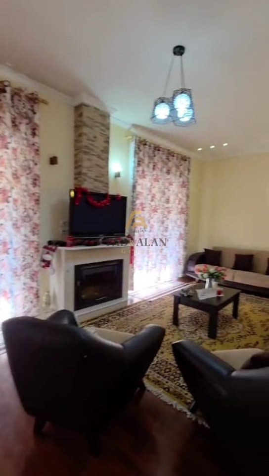 VILLA SU 3 PIANI IN VENDITA A PORCELAN TIRANA