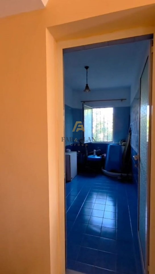 VILLA SU 3 PIANI IN VENDITA A PORCELAN TIRANA