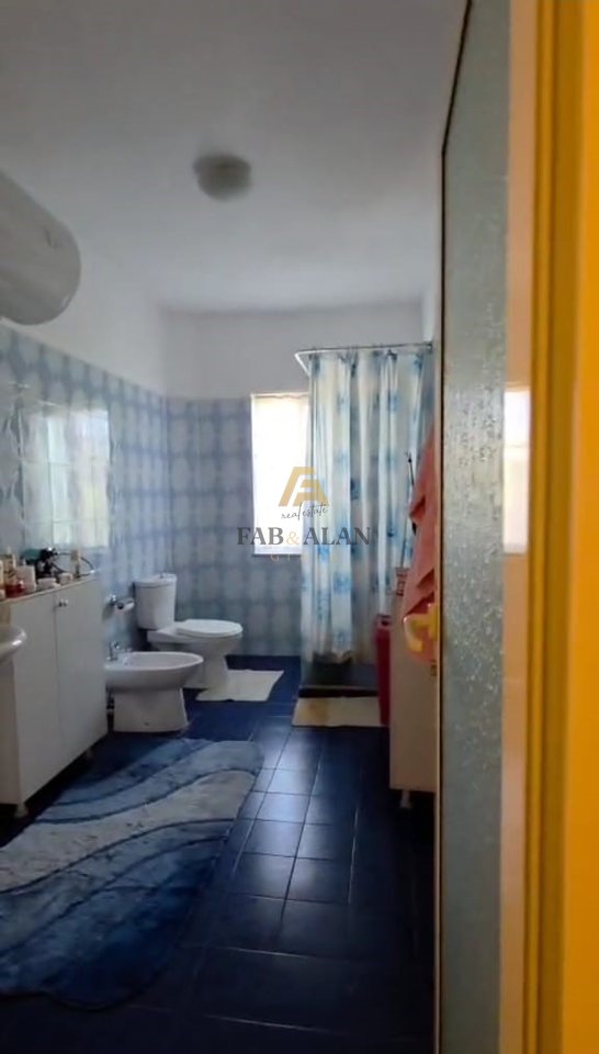VILLA SU 3 PIANI IN VENDITA A PORCELAN TIRANA