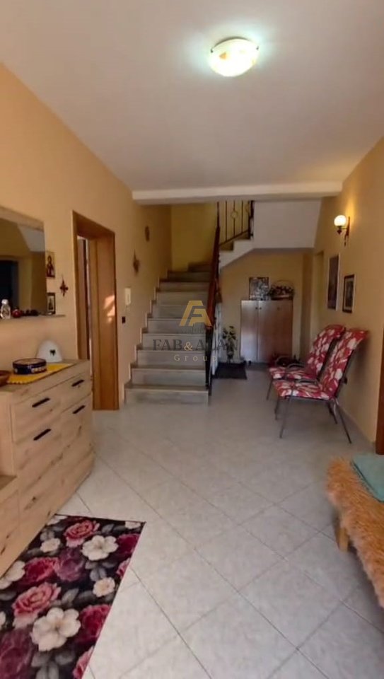 VILLA SU 3 PIANI IN VENDITA A PORCELAN TIRANA