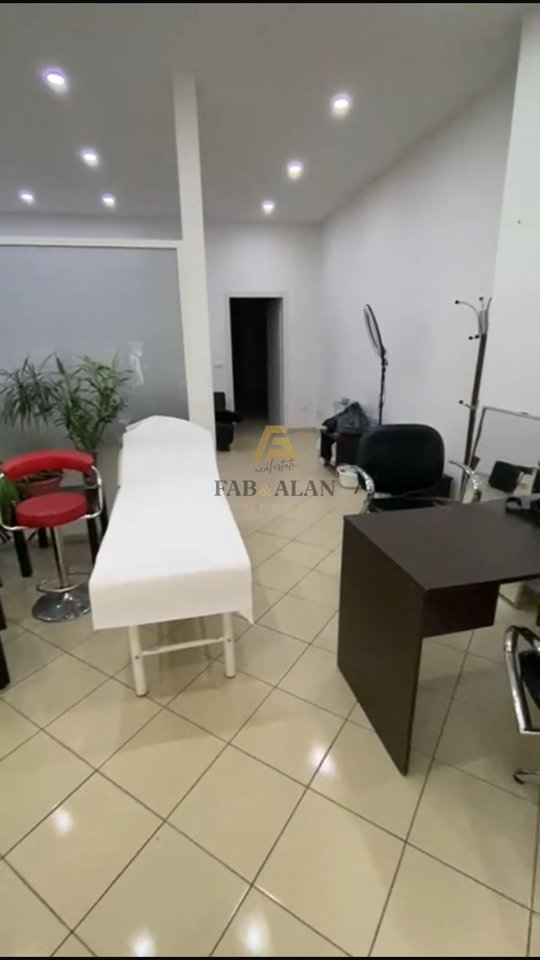 NEGOZIO IN VENDITA 100 M² A YZBERISHT – CON MUTUO