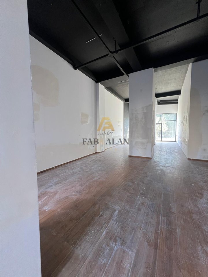 NEGOZIO IN AFFITTO 139 M² A ASTIR