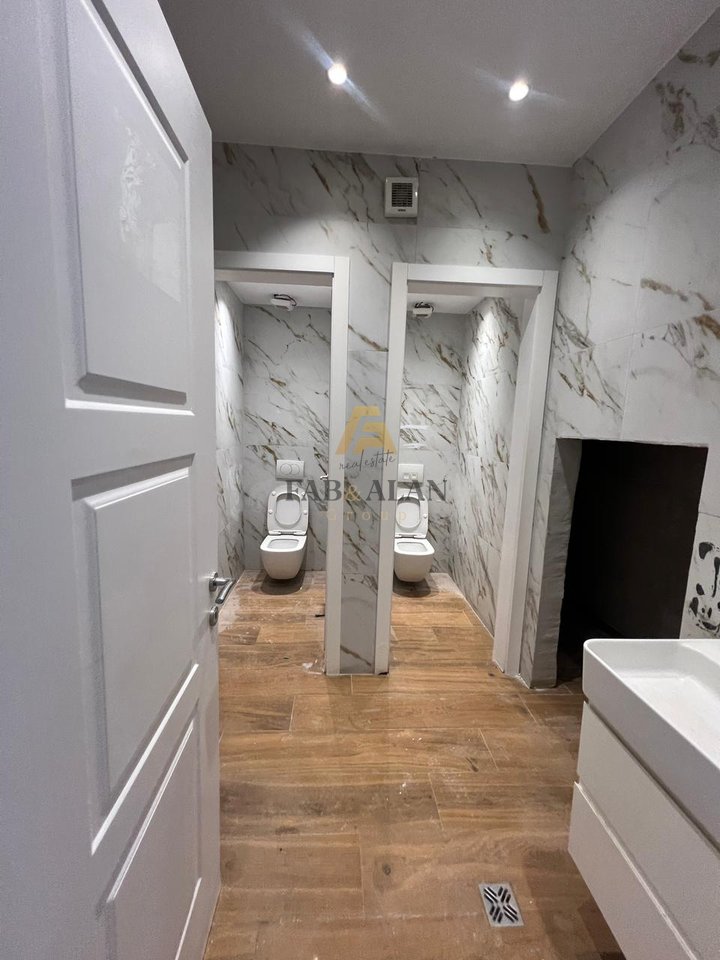 NEGOZIO IN AFFITTO 139 M² A ASTIR