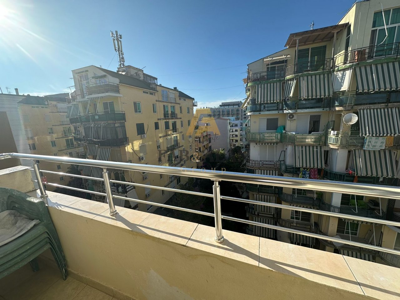 NE GOLEM APARTAMENT 1+1 PER SHITJE!