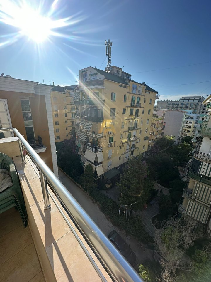 NE GOLEM APARTAMENT 1+1 PER SHITJE!