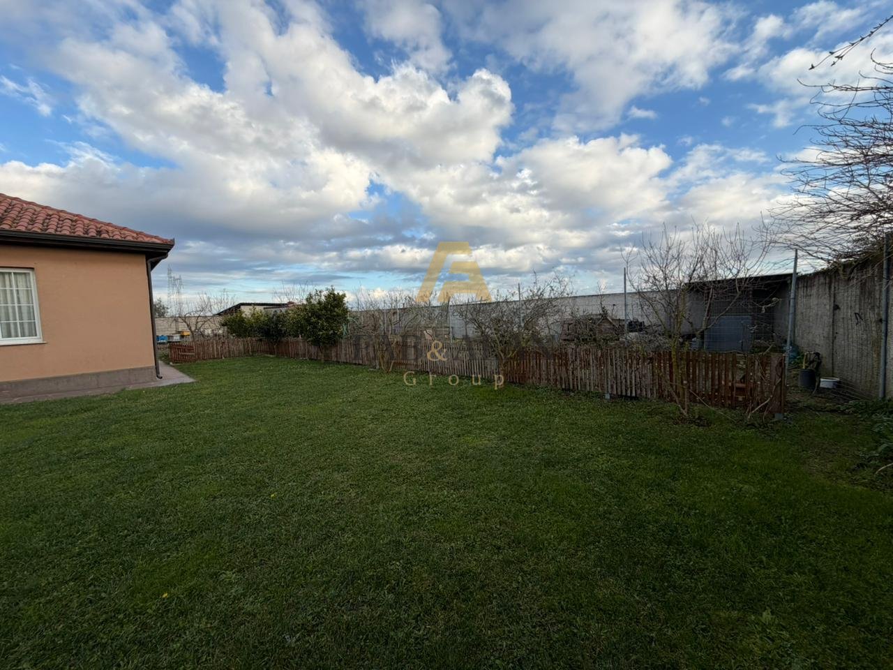 OKAZION!!!! NE XHAFZOTAJ VILE PER SHITJE!