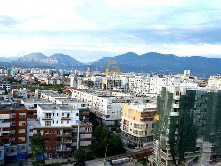 JEPET DYQAN ME QERA NE PORCELAN - BUZE RRUGES KRYESORE !