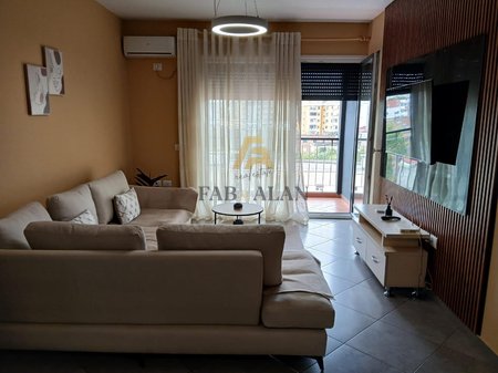 APPARTAMENTO 1+1 IN AFFITTO - VIA BURG, VICINO A SPAK!