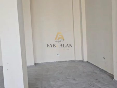 BUSINESS PREMISES FOR RENT ON THE PASKUQAN BRIDGE !