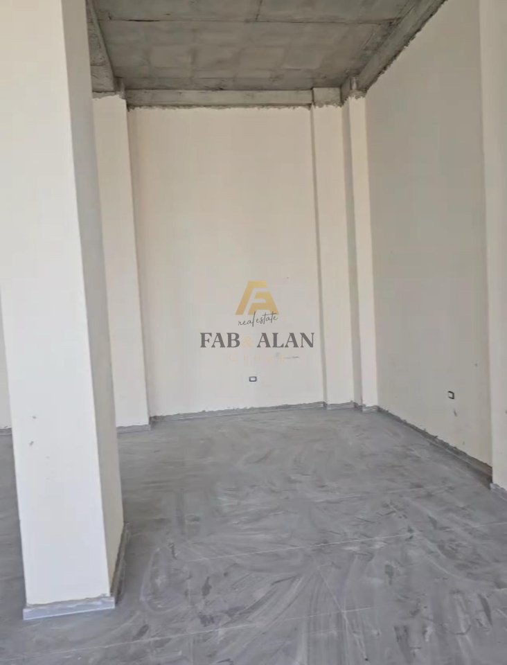 AMBIENT BIZNESI ME QERA NE UREN E PASKUQANIT !
