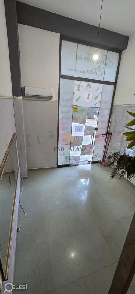 LOCALE COMMERCIALE IN AFFITTO - VIA '4 DESHMORET'!