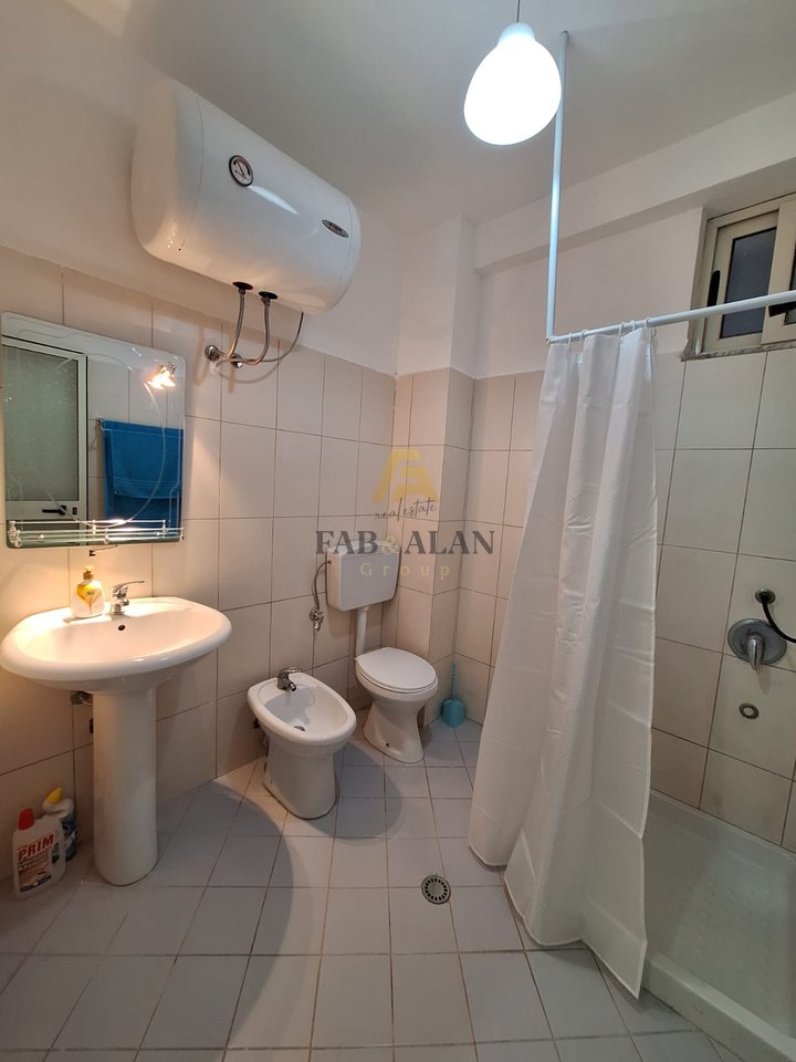 NE DURRES APARTAMENT LUKSOZ 1+1 PER SHITJE!