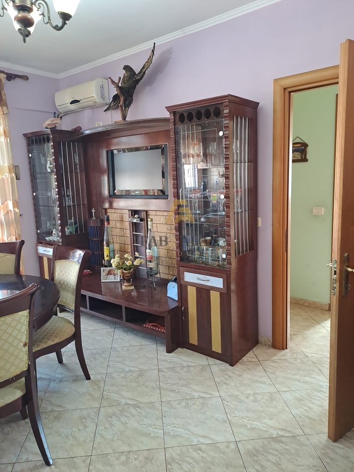 NE DURRES APARTAMENT 2+1 PER SHITJE!