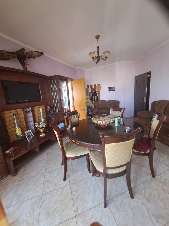 NE DURRES APARTAMENT 2+1 PER SHITJE!