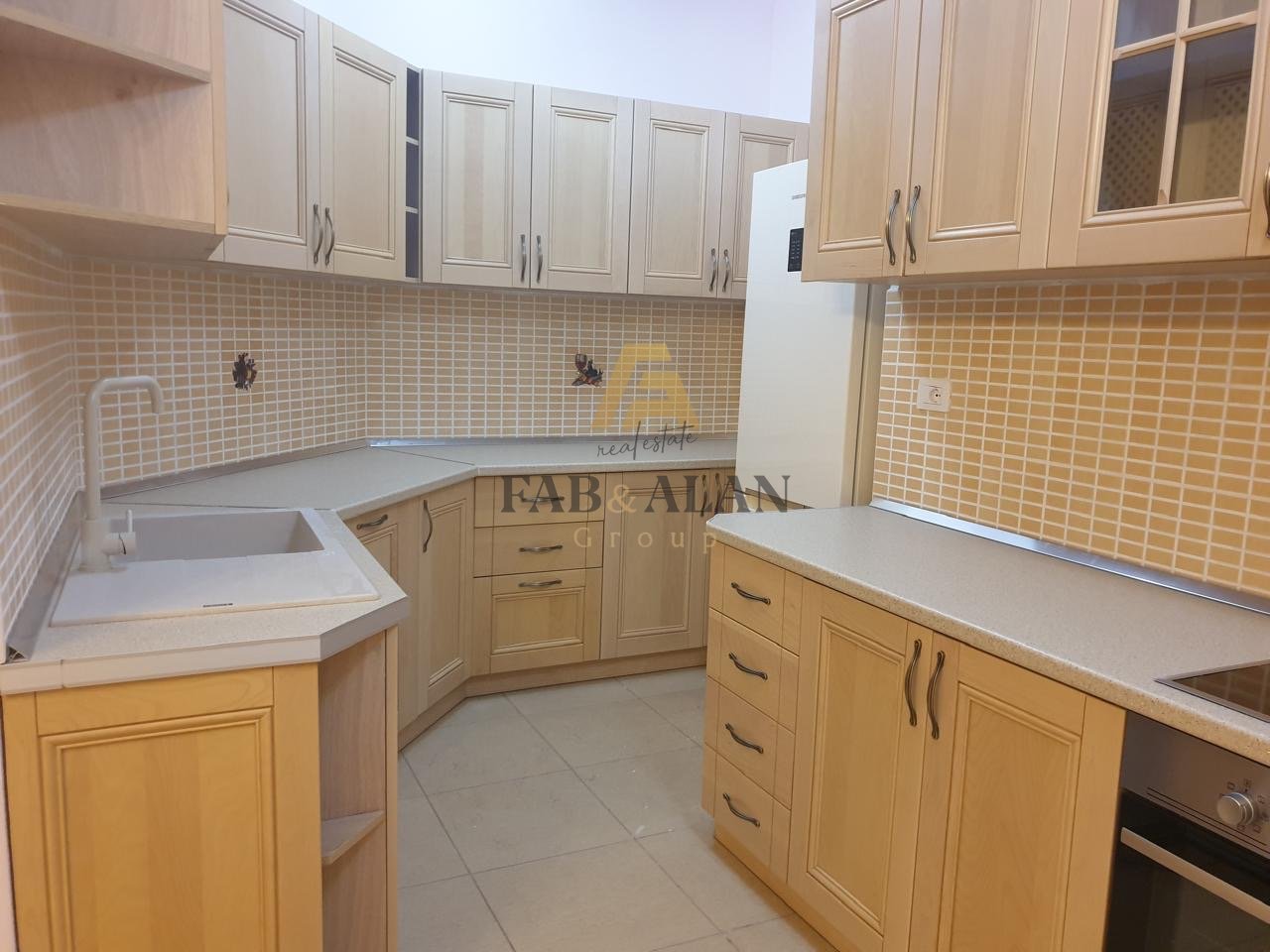 Luxury apartment for rent by the dry lake!