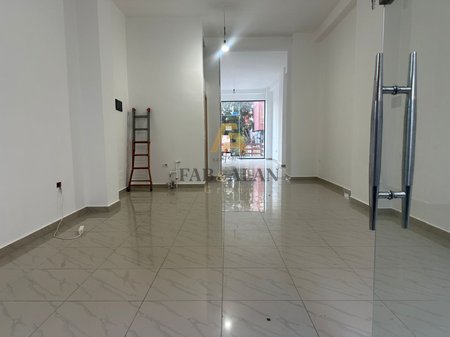NE YZBERISHT PRANE KMY AMBIENT BIZNESI PER QERA!