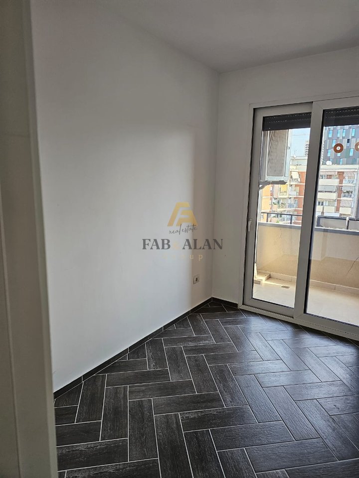Ekskluzivitet në Myslym Shyri – Jepet me qira apartament/zyrë luksoze