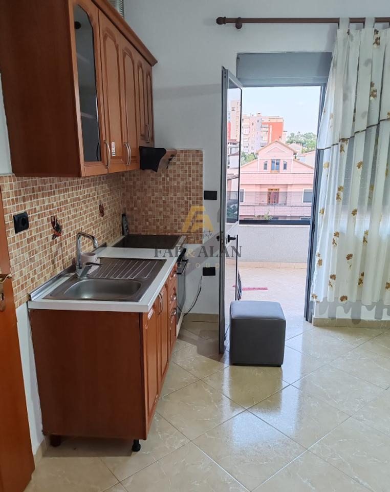 Appartamento 1+1 In Affitto in Via 5 Maji, Tirana - 540€ | 75 m²