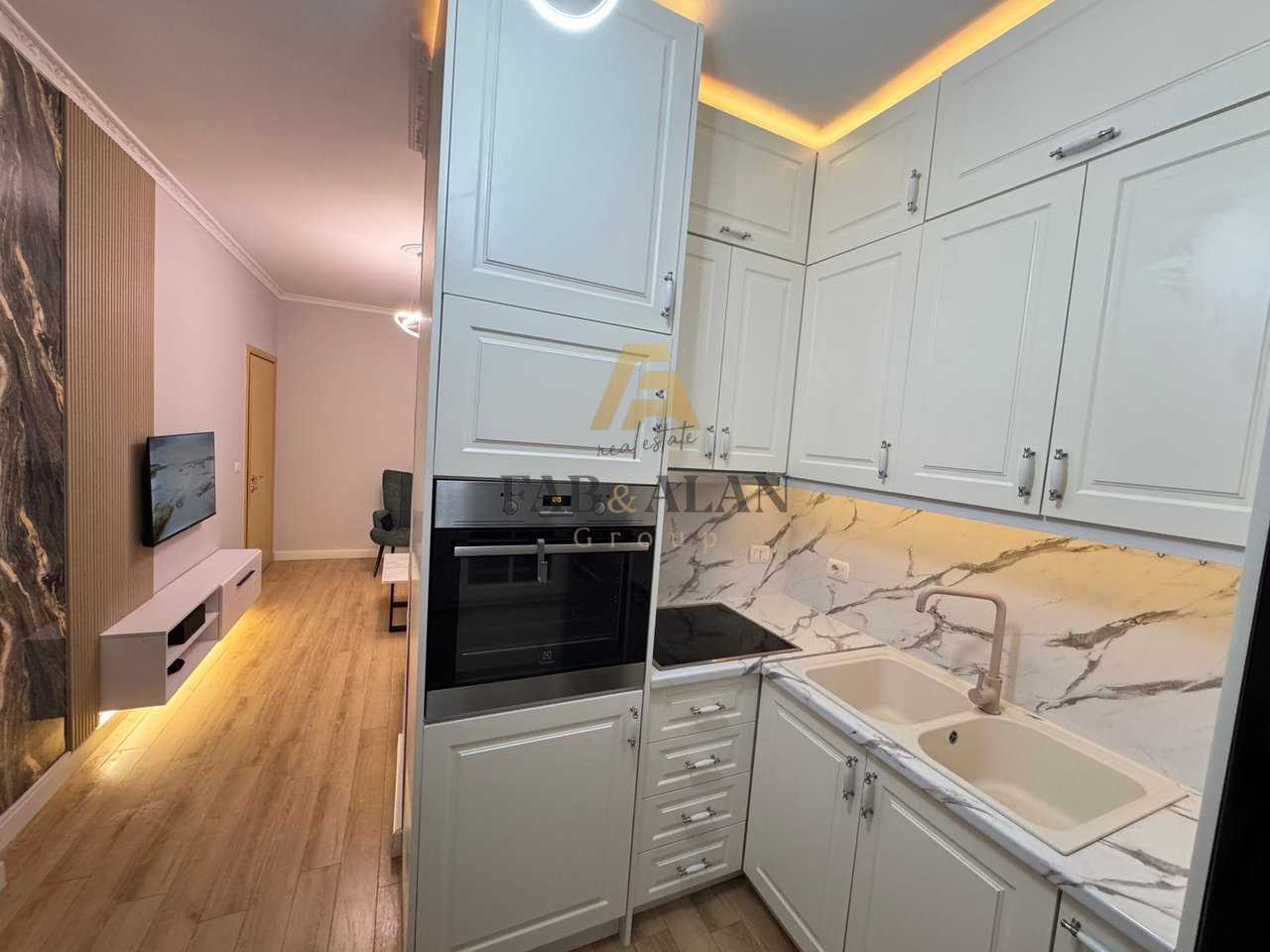 🏡 Shitet Apartament 1+1 – Kodra e Diellit, tek Eleonora