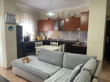  SHITET APARTAMENT 2+1+2 – MISTO MAME