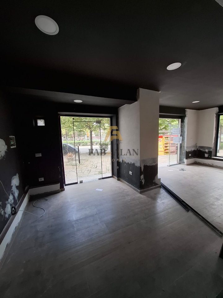 Negozio in Affitto in 21 Dhjetori, Tirana - 3000€ |80 m²