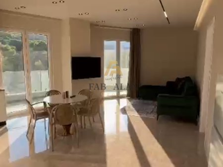 SHITET APARTAMENT LUKSOZ 2+1+2 NË RANA E HEDHUN, SHËNGJIN