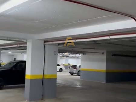 Shiten Garazhe në Kamëz