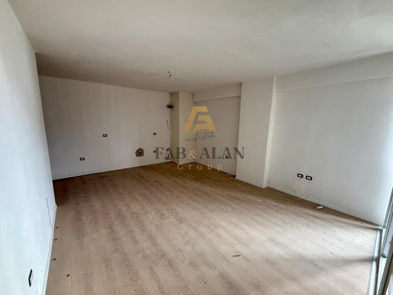 Apartament 2+1 në Shitje në Ish Fusha e Aviacionit, Tiranë - 155,720€ | 91 m²