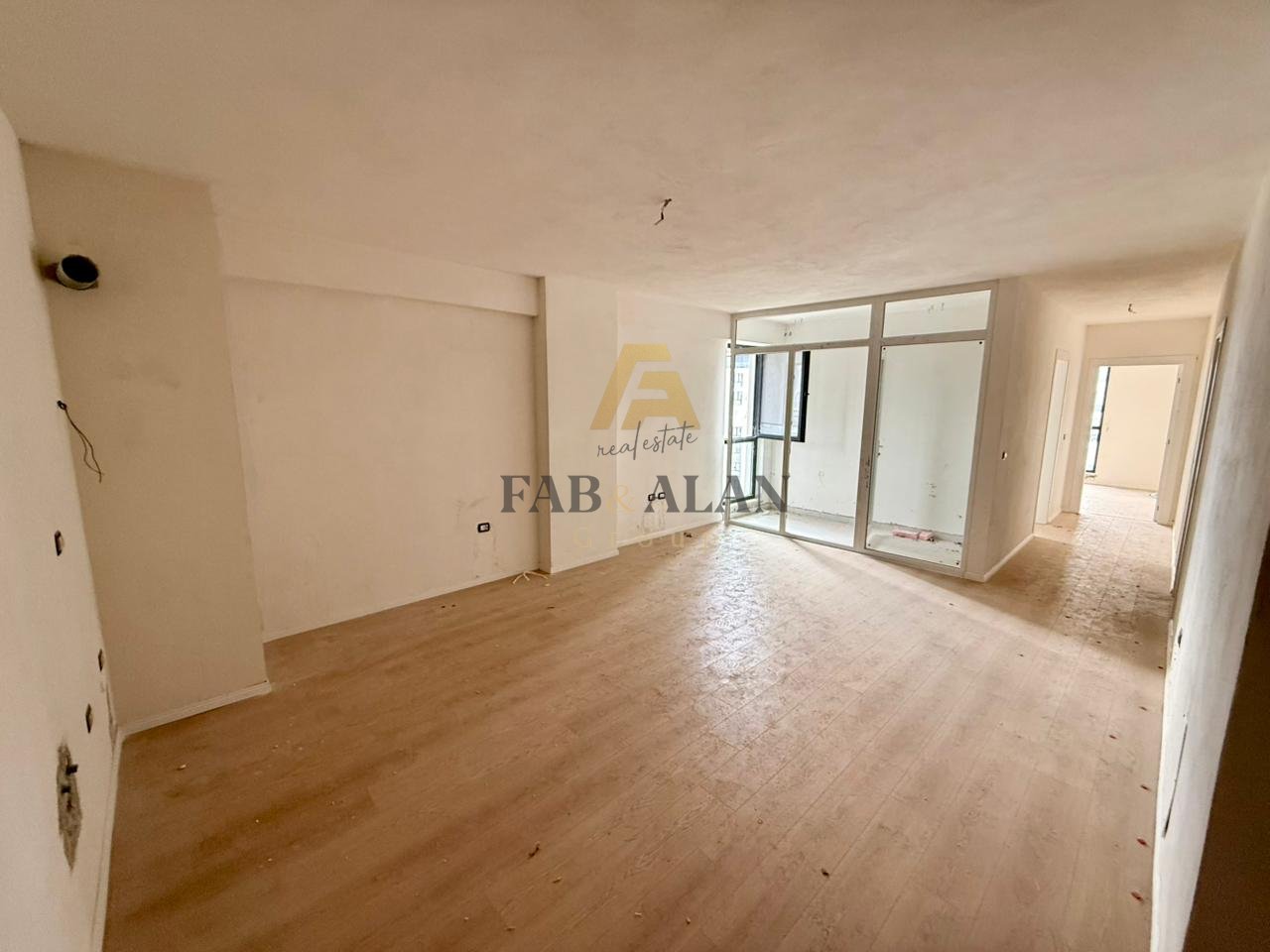 Apartament 2+1 në Shitje në Ish Fusha e Aviacionit, Tiranë - 155,720€ | 91 m²