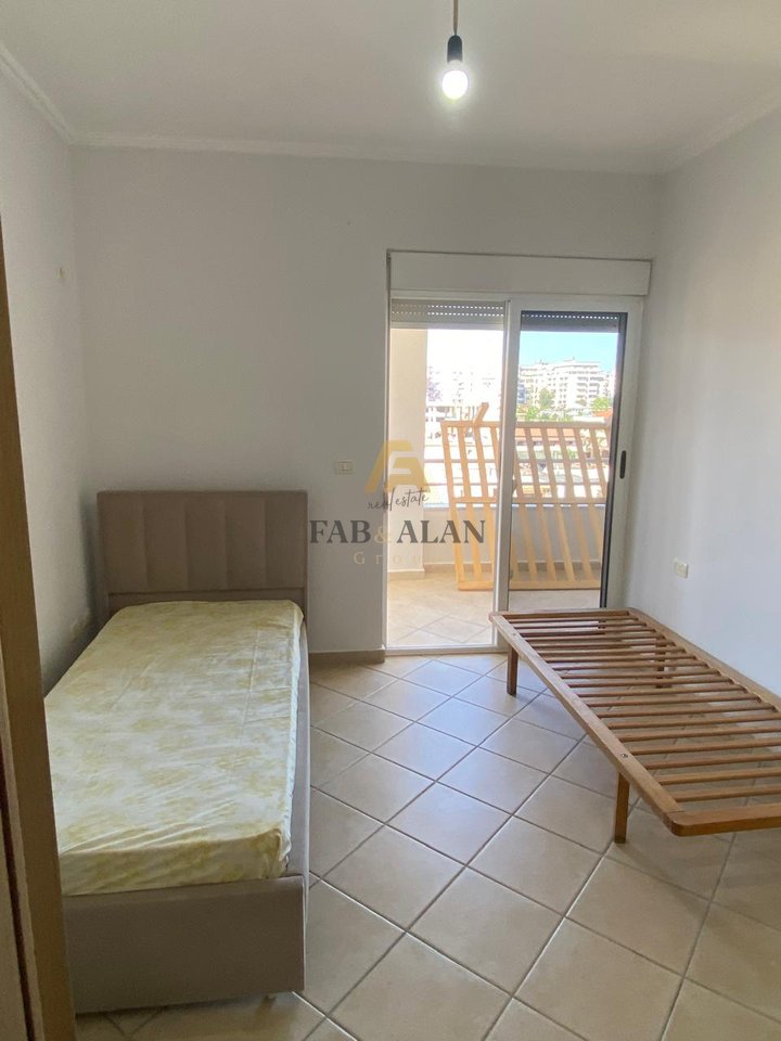 Shitet Apartament 2+1 me Verandë – Astir (tek Welli)