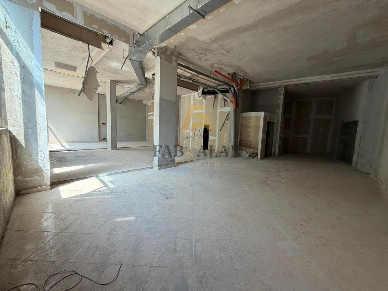 BUSINESS PREMISES FOR SALE - FRESKU