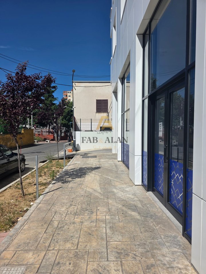 Business premises for rent – Frosina Plaku Street, 21 Dhjetori