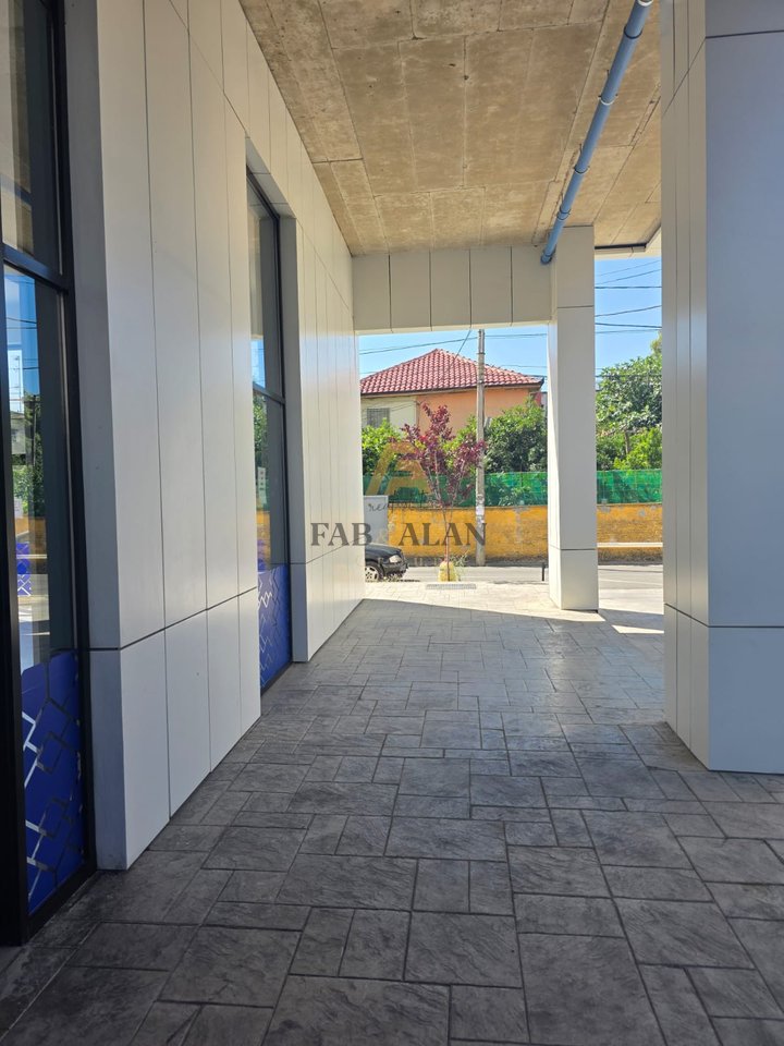 Business premises for rent – Frosina Plaku Street, 21 Dhjetori