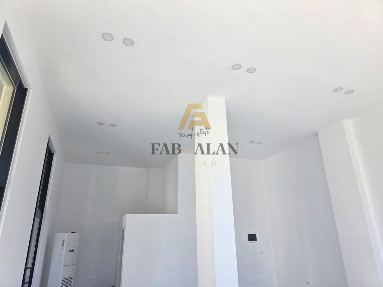 Business premises for rent – Frosina Plaku Street, 21 Dhjetori