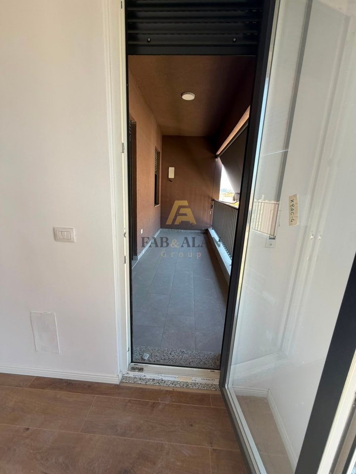 Shitet Apartament 2+1+2 në Kamëz