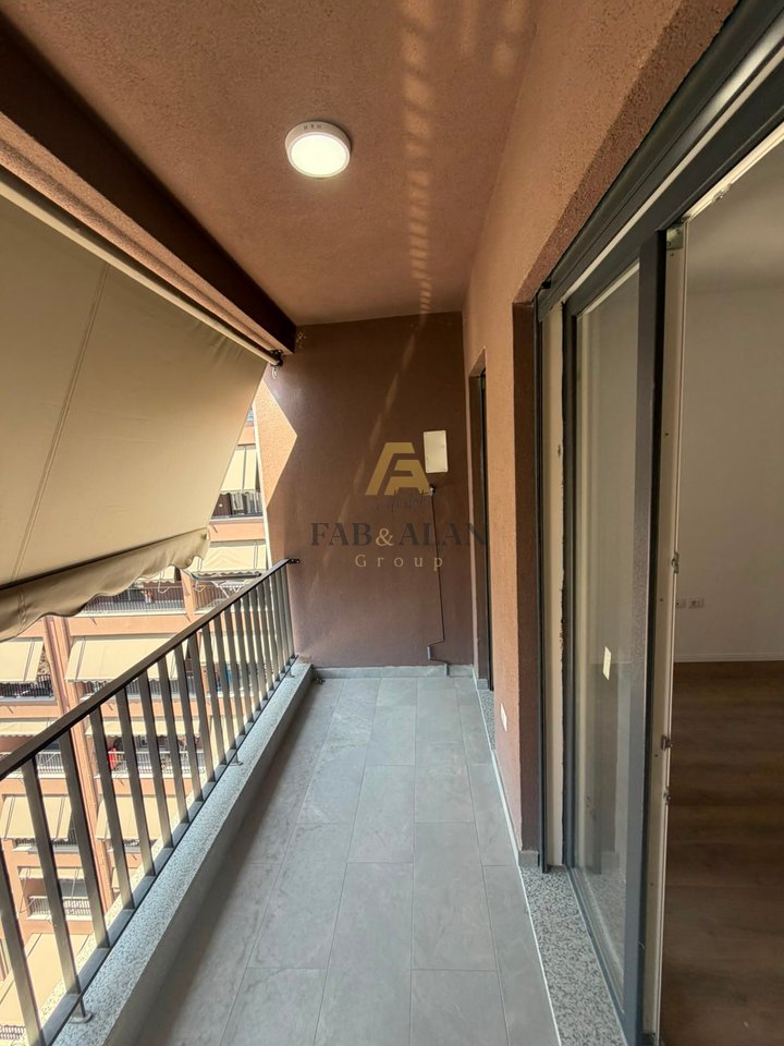 Shitet Apartament 2+1+2 në Kamëz