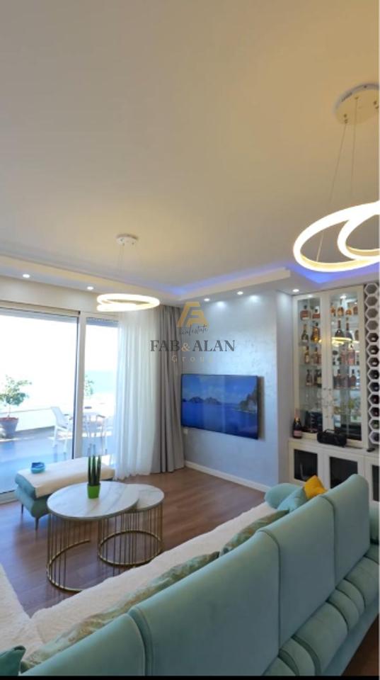 Penthouse 2+1 Në Shitje në Sarandë - 700,000€ | 1 dhomë ndenjeje, 1 kuzhinë, 2 dhoma gjumi, 1 banjo