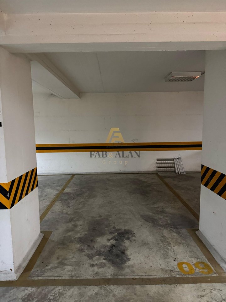 2 POSTE PARKIMI PER SHITJE NE PORCELAN 
+355692055138