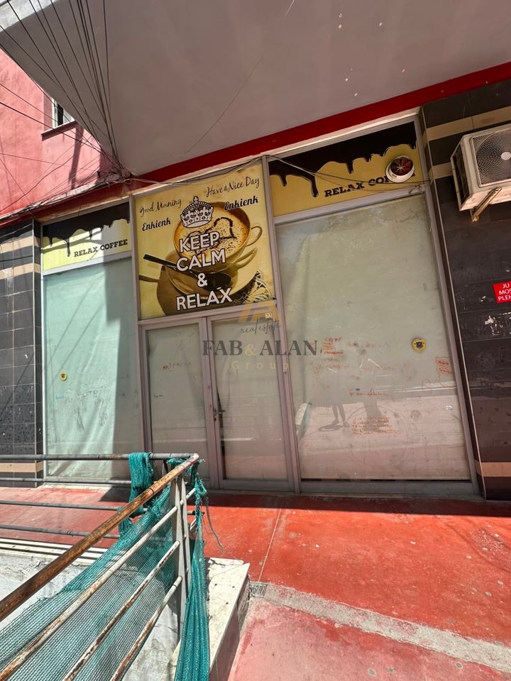 Shitet Dyqan në Astir – 63 m²