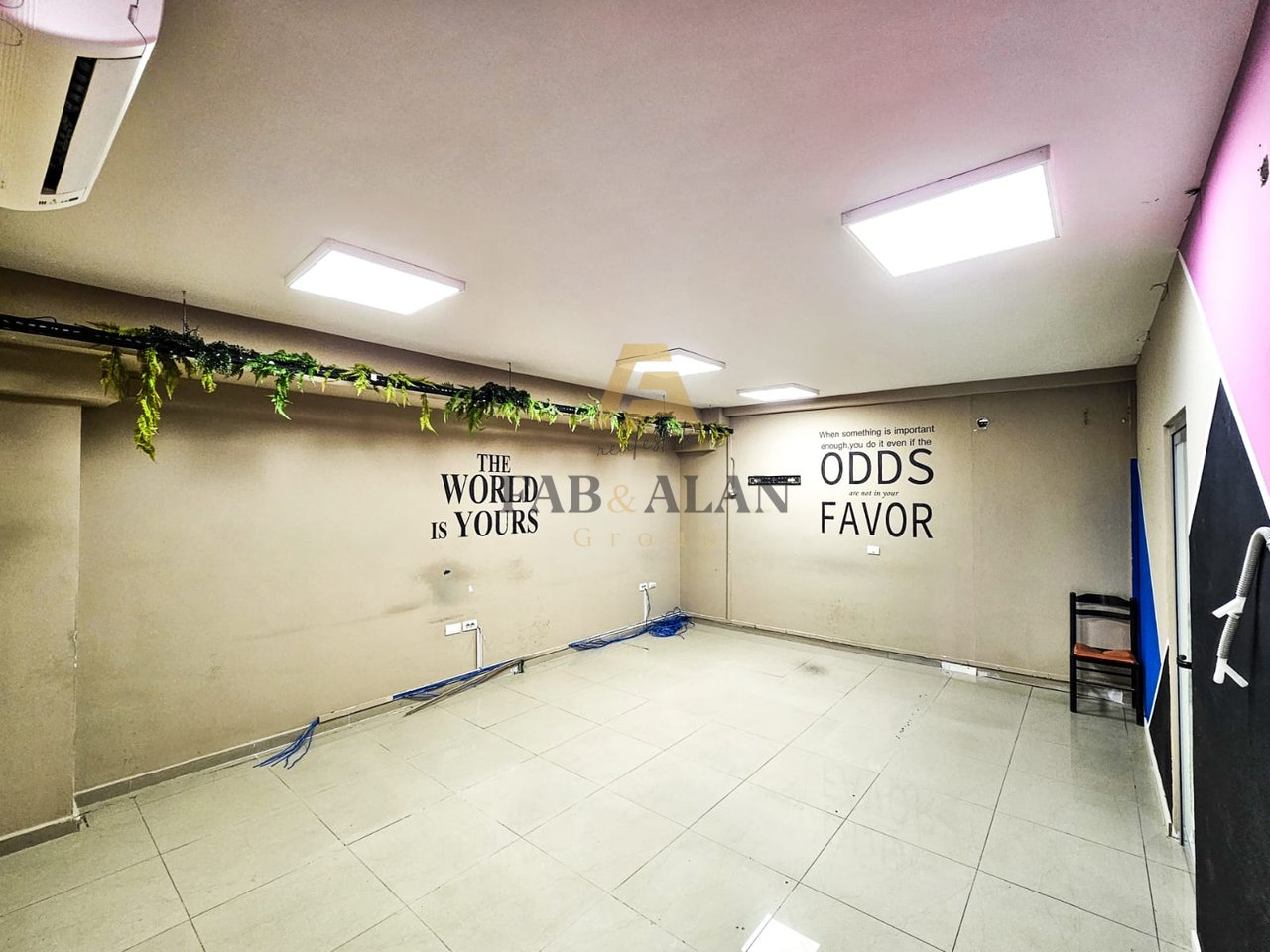 PREMISES FOR RENT - DIBRA STREET, NEAR SELVISE, AT VILA GOLD,
a commercial space with a total area of 300 m² is for rent.
* Located on the 5th floor of a building suitable for business activities.