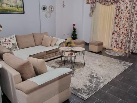 Jepet me qera hyrje e kompletuar 1+1 Fresk 80 m2 38 000lek