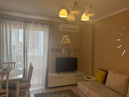Appartamento in affitto 1+1 60.000 leke a 21 Dhjetori tra Myslym Shyri e la strada di Kavaja...disponibile dal 1 luglio